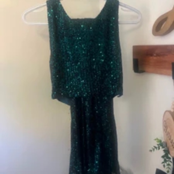 Green sequin dance costume - Picture 1 of 1